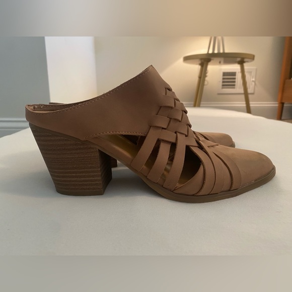 3 Universal Thread shoes + suede wedge lot. Women’s size 9 - Picture 7 of 13